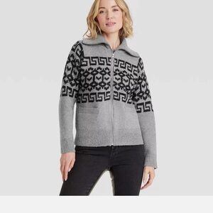 Gray and Black Patterned Women's Sweater